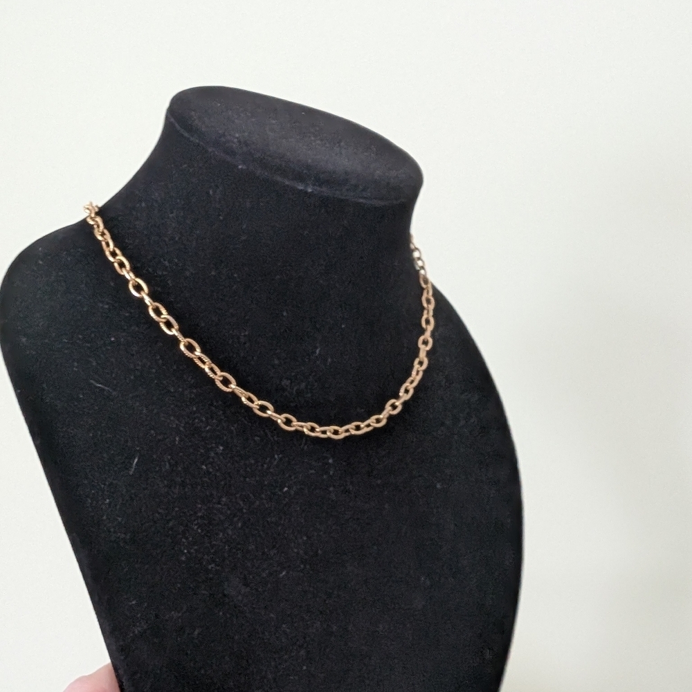Vintage Goldtone Chain Necklace - Picture 5 of 8